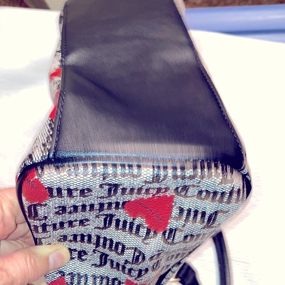 JUICY COUTURE SHOULDER BAG. NWOT. CUTE PURSE!  SPOTLESS. - Picture 7 of 11